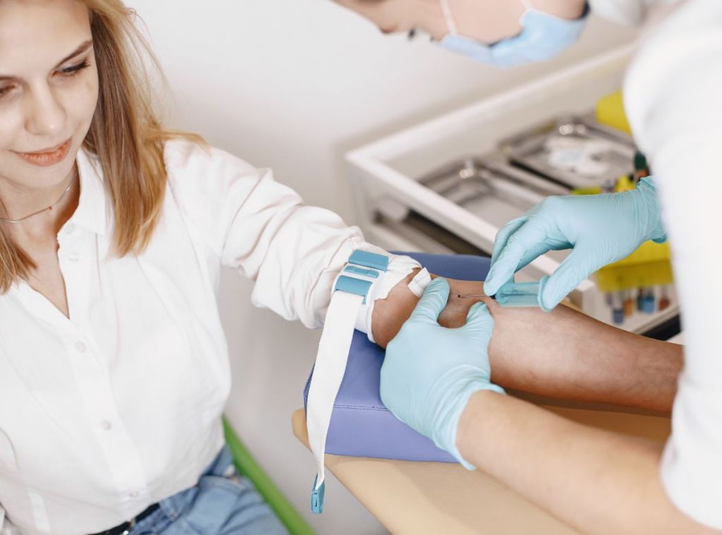 Los Beneficios de las Pruebas de Embarazo de Sangre: Más que una Simple&nbsp;Confirmación