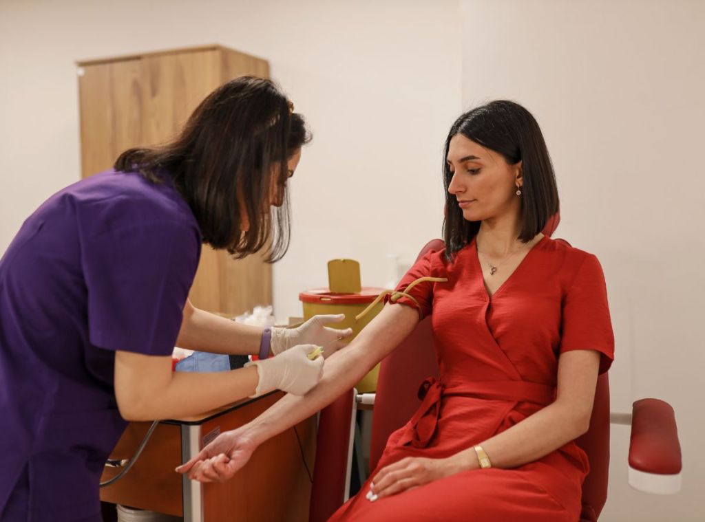 Prueba de embarazo en sangre y tratamiento de fertilidad: Consideraciones&nbsp;importantes